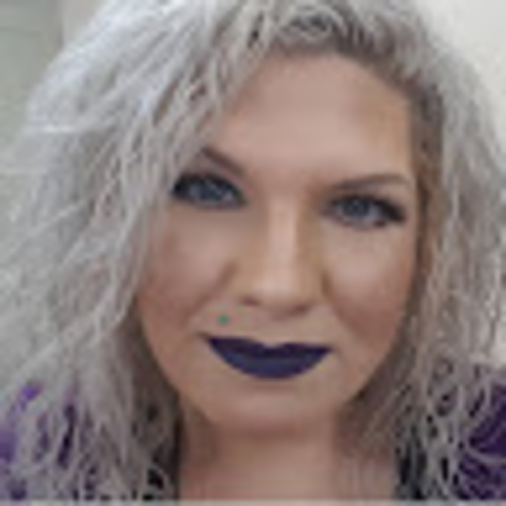 Meet your Posher, Leslie